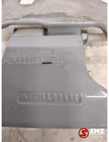 Mercedes-Benz Occ deurscharnier links Mercedes Actros MP4 - Puerta y piezas para Camión: foto 3 Mercedes-Benz Occ deurscharnier links Mercedes Actros MP4 - Puerta y piezas para Camión: foto 3