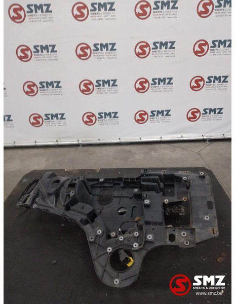 Mercedes-Benz Occ koplampdrager rechts Mercedes - Faro delantero para Camión: foto 1 Mercedes-Benz Occ koplampdrager rechts Mercedes - Faro delantero para Camión: foto 1