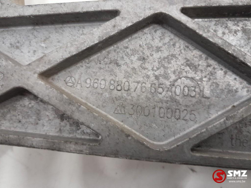 Mercedes-Benz Occ set koplampsteunen L/R Mercedes - Faro delantero para Camión: foto 4 Mercedes-Benz Occ set koplampsteunen L/R Mercedes - Faro delantero para Camión: foto 4