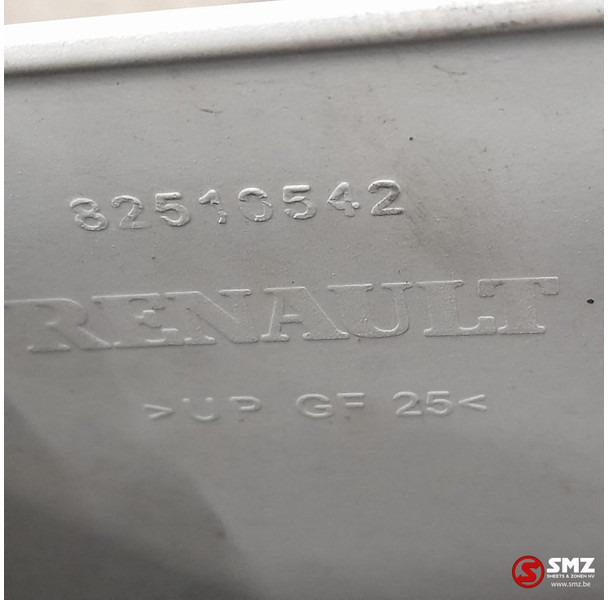 Renault Occ deurverlenging rechts Renault - Puerta y piezas para Camión: foto 3 Renault Occ deurverlenging rechts Renault - Puerta y piezas para Camión: foto 3