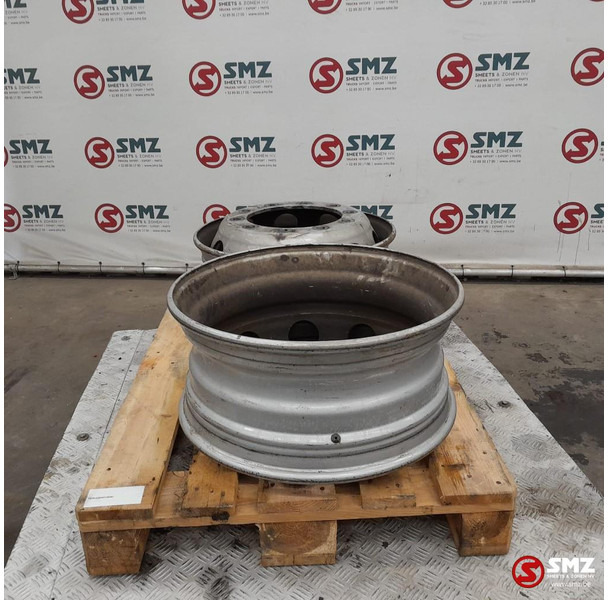 Volvo Occ set van 2 velgen 22.5x9.00 Volvo - Llanta para Camión: foto 4 Volvo Occ set van 2 velgen 22.5x9.00 Volvo - Llanta para Camión: foto 4