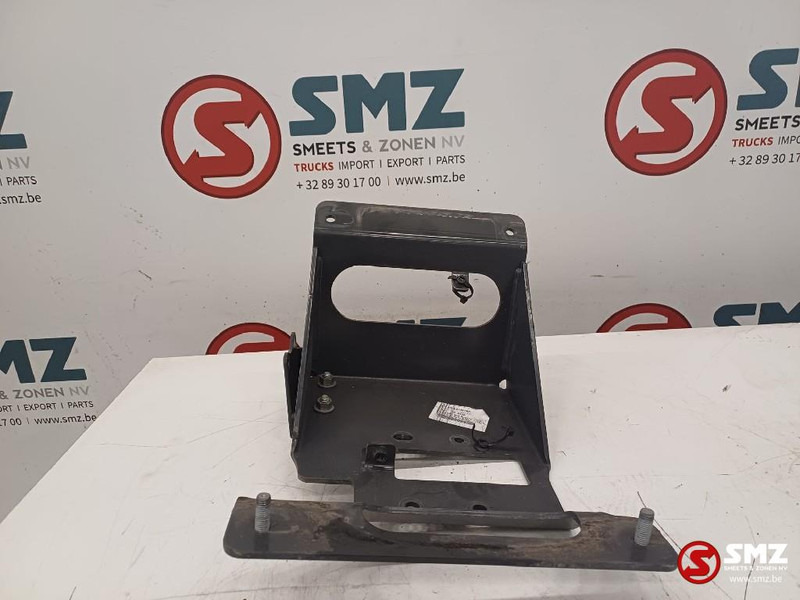 Volvo Occ spatbordsteun vooras rechtsachter Volvo - Carrocería y exterior para Camión: foto 1 Volvo Occ spatbordsteun vooras rechtsachter Volvo - Carrocería y exterior para Camión: foto 1