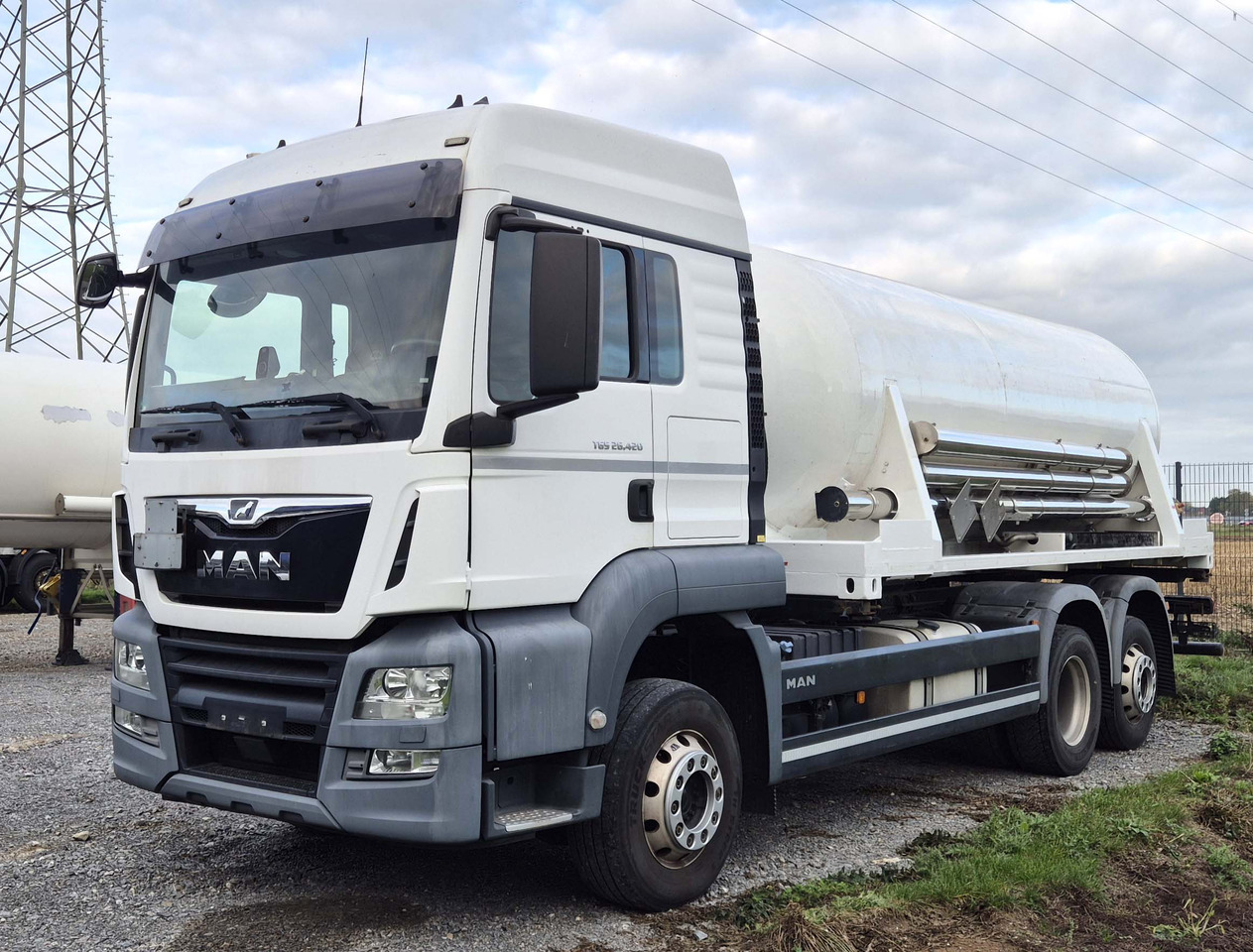 MAN Tank gas truck cryogenic used for oxygen, nitrogen, argon, LIN, LOX, LAR - Camión cisterna: foto 2 MAN Tank gas truck cryogenic used for oxygen, nitrogen, argon, LIN, LOX, LAR - Camión cisterna: foto 2