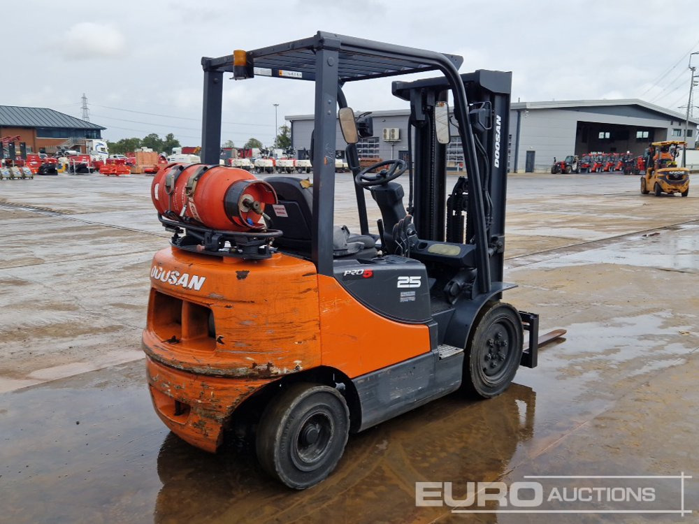 2012 Doosan G25E-5 - Carretilla elevadora: foto 5 2012 Doosan G25E-5 - Carretilla elevadora: foto 5