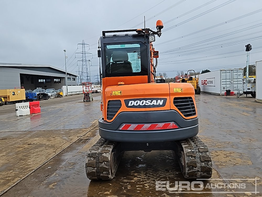 2019 Doosan DX62R-3 - Miniexcavadora: foto 4 2019 Doosan DX62R-3 - Miniexcavadora: foto 4