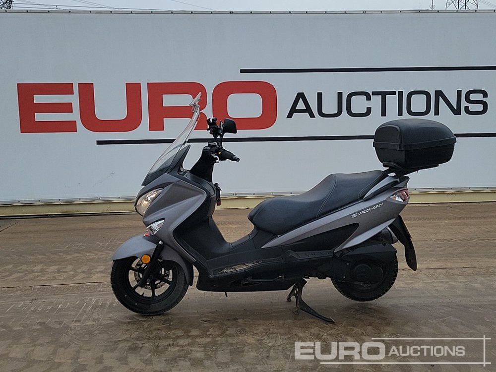 2019 Suzuki Burgman - Motocicleta: foto 2 2019 Suzuki Burgman - Motocicleta: foto 2