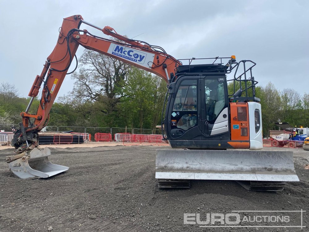 2020 Hitachi ZX135USBL-6 - Excavadora de cadenas: foto 2 2020 Hitachi ZX135USBL-6 - Excavadora de cadenas: foto 2