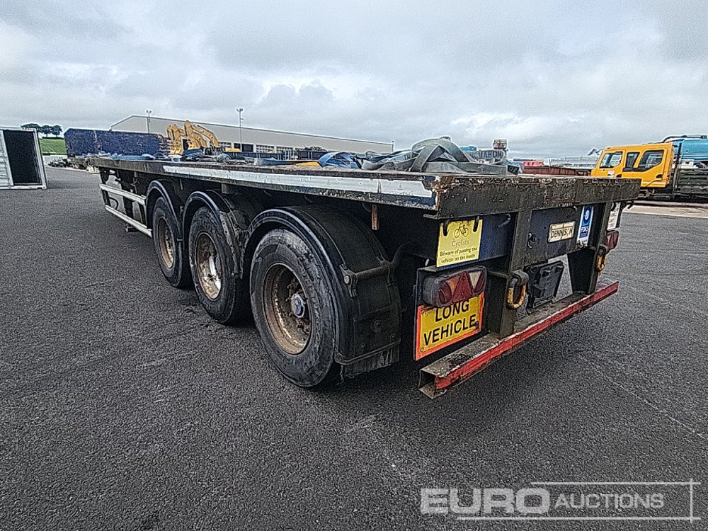 Dennison 40' Tri Axle Flat Trailer, Goal Post Sockets - Semirremolque plataforma/ Caja abierta: foto 2 Dennison 40' Tri Axle Flat Trailer, Goal Post Sockets - Semirremolque plataforma/ Caja abierta: foto 2