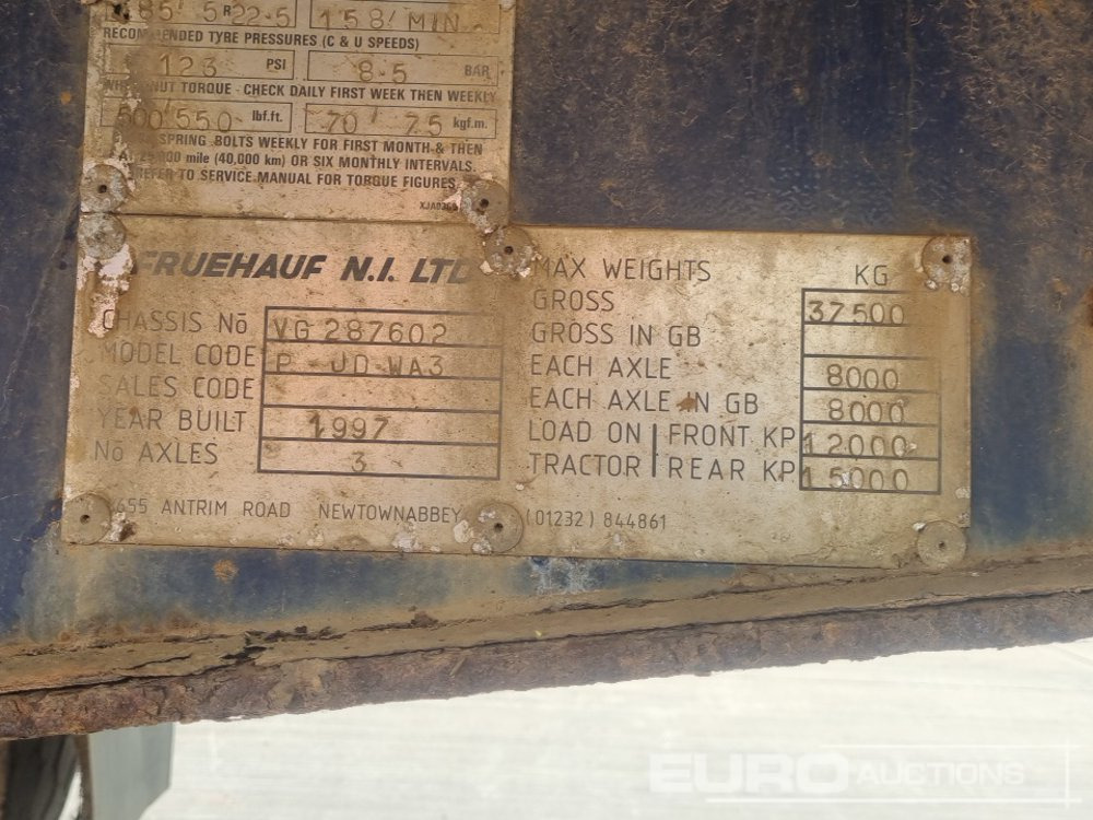 Fruehauf Tri Axle Curtainsider Trailer - Semirremolque lona: foto 1 Fruehauf Tri Axle Curtainsider Trailer - Semirremolque lona: foto 1