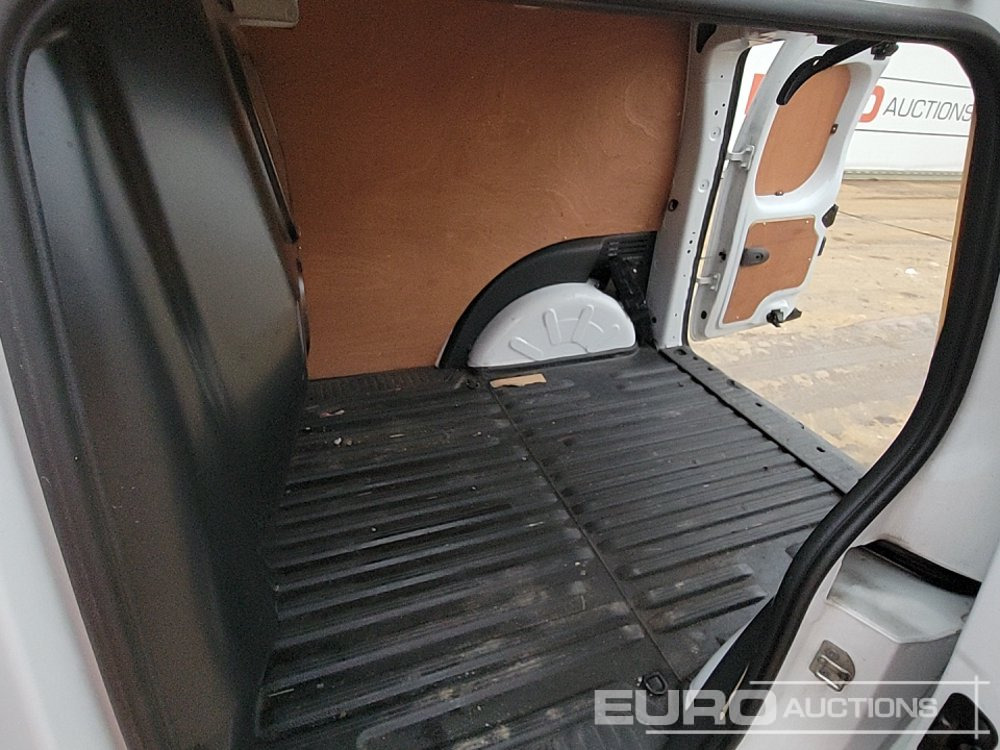 Furgoneta 2021 Nissan NV250: foto 19 Furgoneta 2021 Nissan NV250: foto 19