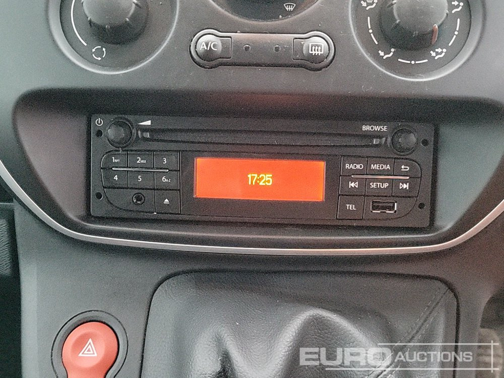 Furgoneta 2021 Nissan NV250: foto 26 Furgoneta 2021 Nissan NV250: foto 26