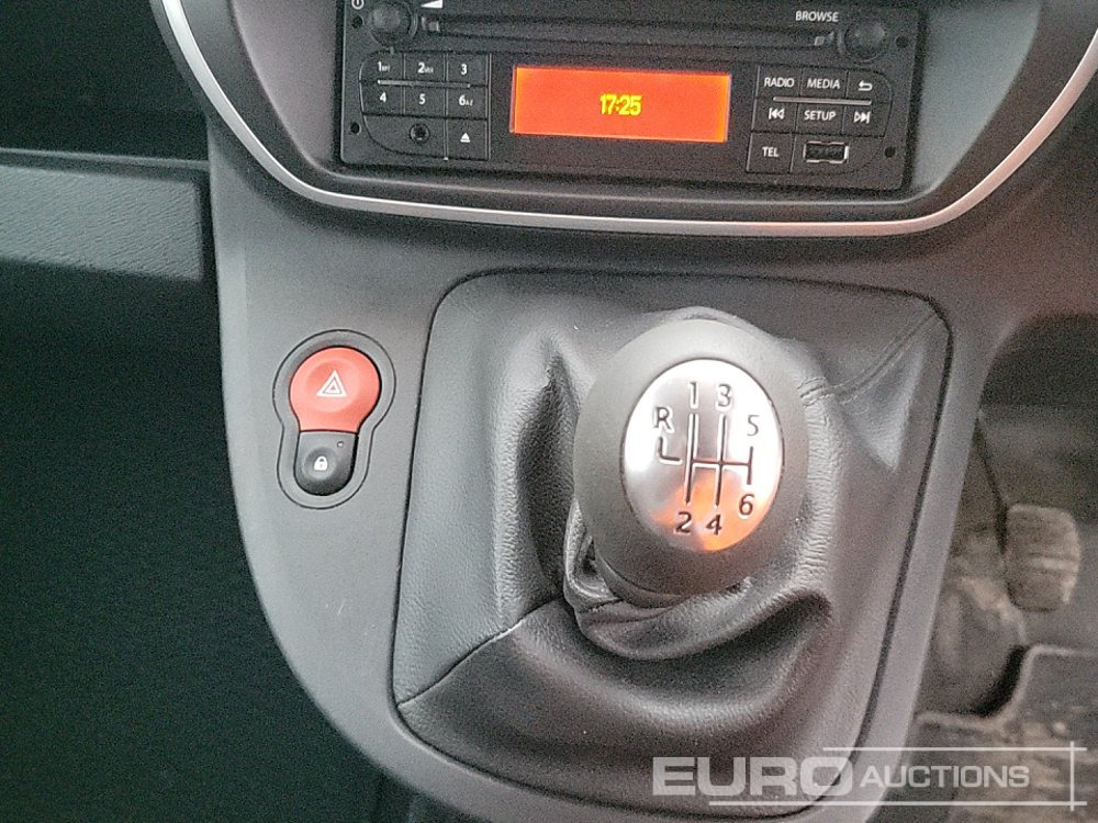 Furgoneta 2021 Nissan NV250: foto 27 Furgoneta 2021 Nissan NV250: foto 27