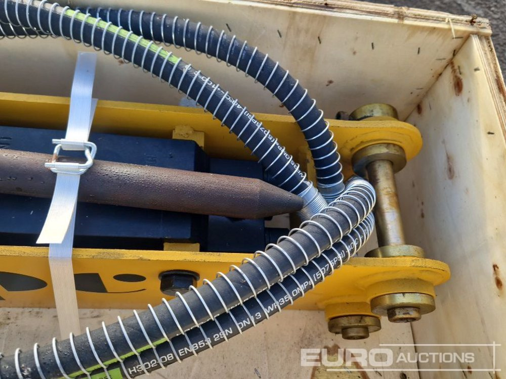 Implemento para Excavadora Unused JPC Hydraulic Breaker, 32" Ditching Bucket, 8" Digging Bucket to suit Mini Excavator: foto 12