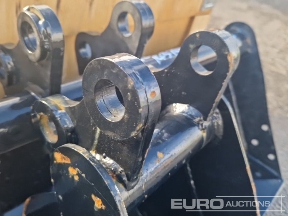 Implemento para Excavadora Unused JPC Hydraulic Breaker, 32" Ditching Bucket, 8" Digging Bucket to suit Mini Excavator: foto 7