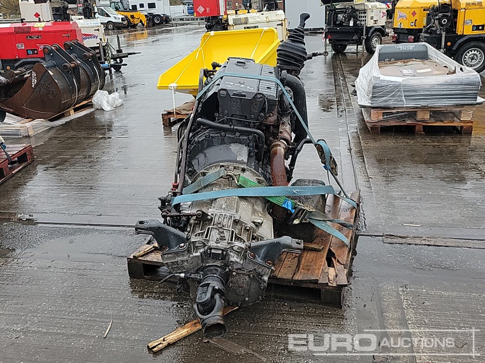 Mercedes 4 Cylinder Engine, Gearbox - Motor: foto 4 Mercedes 4 Cylinder Engine, Gearbox - Motor: foto 4