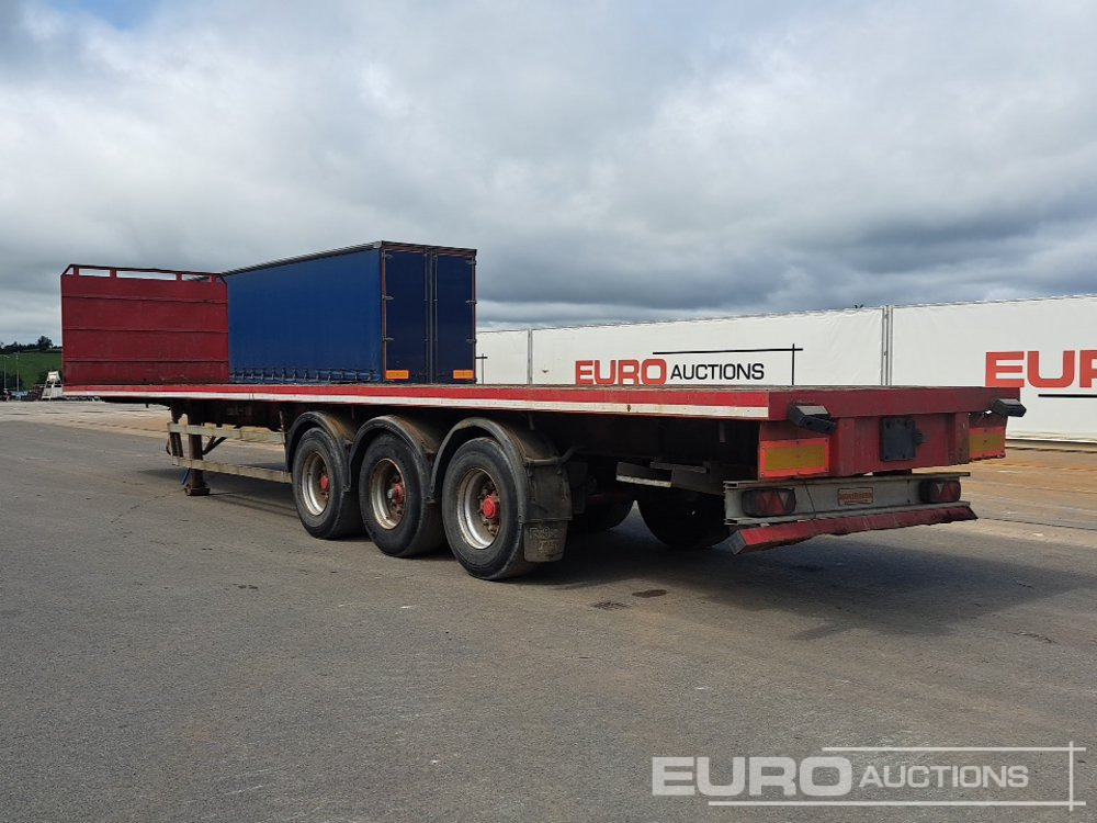 Montracon 45' Tri Axle Flat Trailer, Goal Post Sockets - Semirremolque plataforma/ Caja abierta: foto 3 Montracon 45' Tri Axle Flat Trailer, Goal Post Sockets - Semirremolque plataforma/ Caja abierta: foto 3