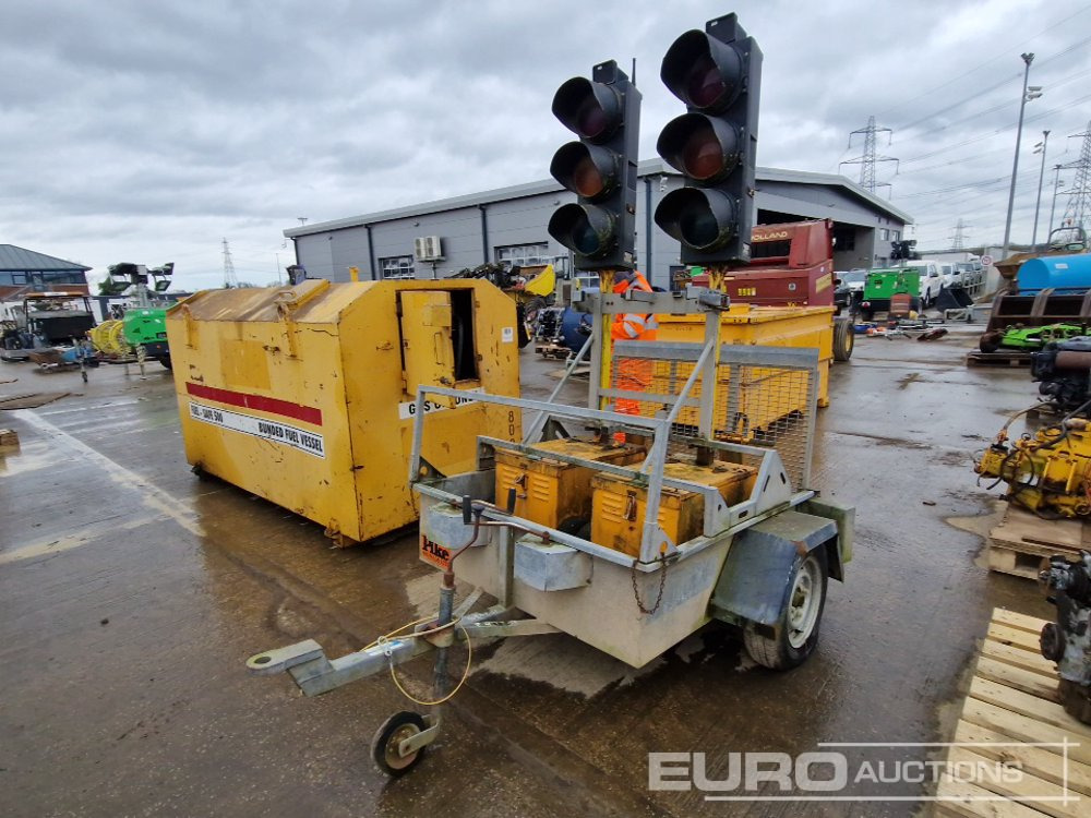 Pike Single Axle Traffic Light System Trailer, Ramp - Remolque porta maquinaria: foto 1 Pike Single Axle Traffic Light System Trailer, Ramp - Remolque porta maquinaria: foto 1