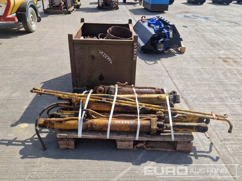 Selection of Spares to suit Crawler Loader (1 Stillage of, 1 Pallet of) - Recambio: foto 2 Selection of Spares to suit Crawler Loader (1 Stillage of, 1 Pallet of) - Recambio: foto 2