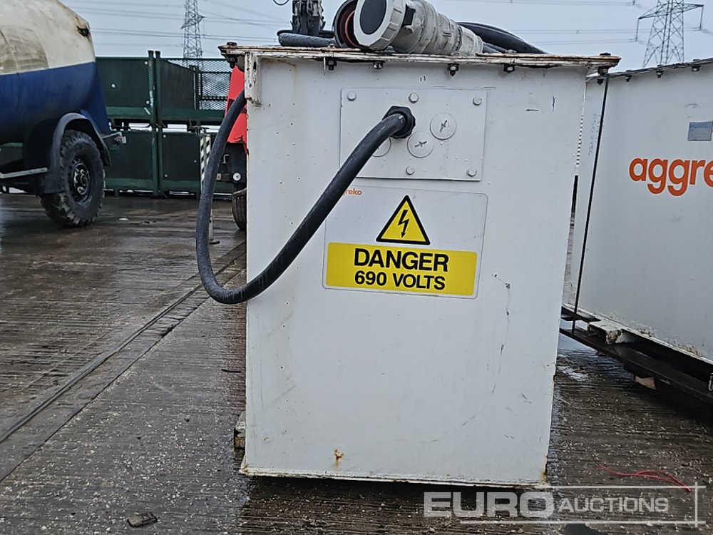 Slater Electric 415 Volt Transformer (3 of) - Generador industriale: foto 1 Slater Electric 415 Volt Transformer (3 of) - Generador industriale: foto 1