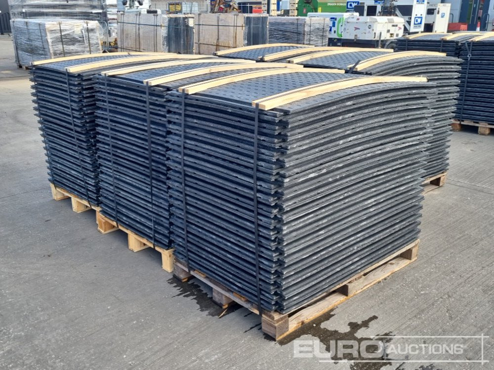 Unused Pallet of 4' x 2.5' Plastic Road Plates (5 of) - Equipo de construcción: foto 1 Unused Pallet of 4' x 2.5' Plastic Road Plates (5 of) - Equipo de construcción: foto 1