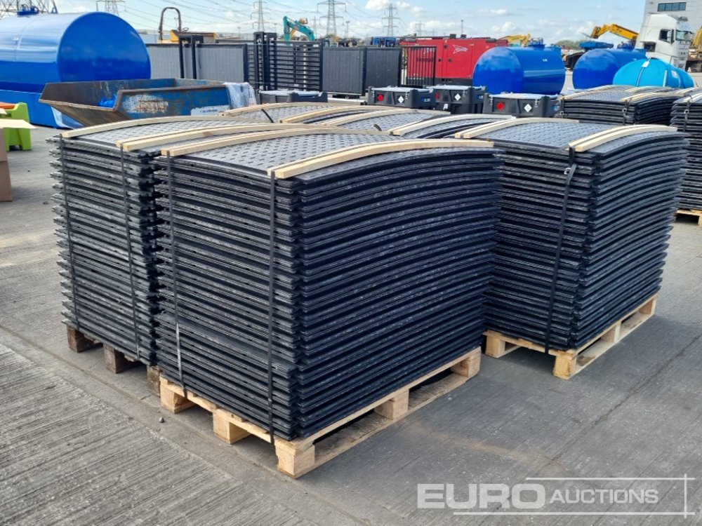 Unused Pallet of 4' x 2.5' Plastic Road Plates (5 of) - Equipo de construcción: foto 5 Unused Pallet of 4' x 2.5' Plastic Road Plates (5 of) - Equipo de construcción: foto 5
