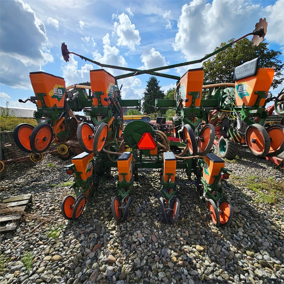 Amazone ED 601K - Maquinaria de siembra: foto 2 Amazone ED 601K - Maquinaria de siembra: foto 2