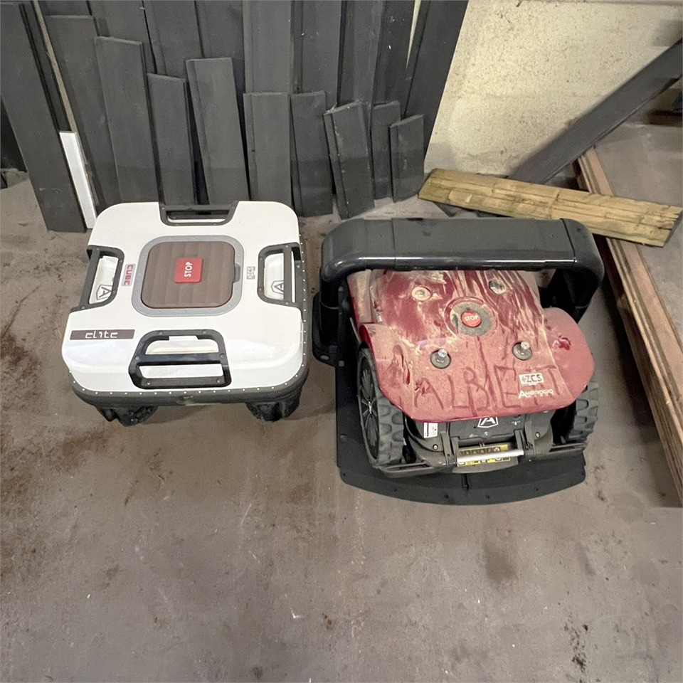 Ambrogio Cube Elite 4 WD - Cortacésped: foto 1 Ambrogio Cube Elite 4 WD - Cortacésped: foto 1