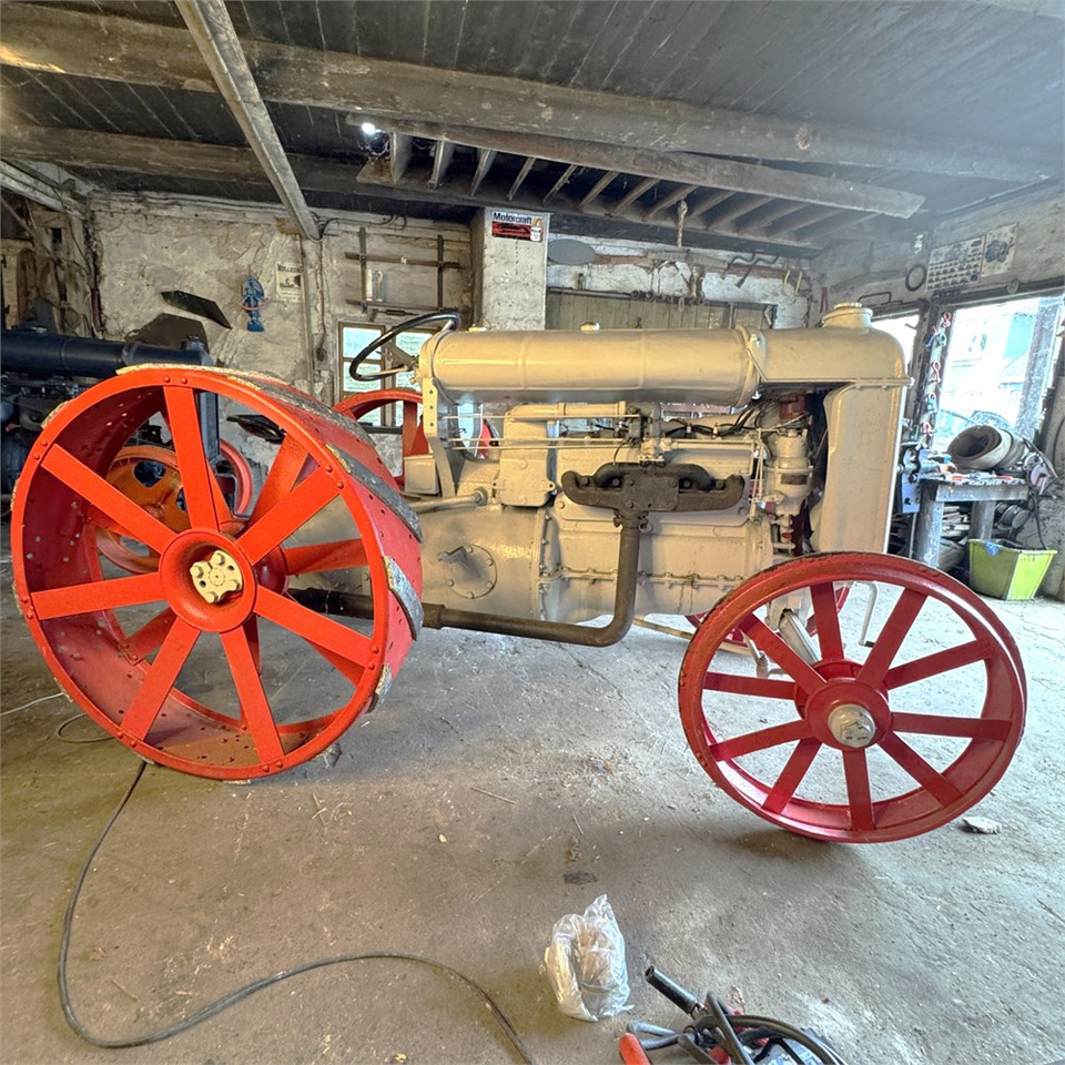 Fordson F - Tractor: foto 1 Fordson F - Tractor: foto 1