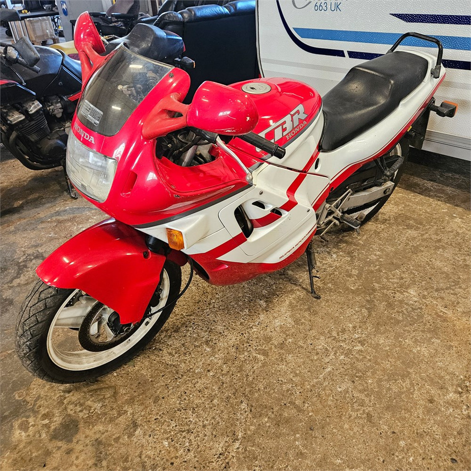 Honda CBR600F Super sport - Motocicleta: foto 1 Honda CBR600F Super sport - Motocicleta: foto 1