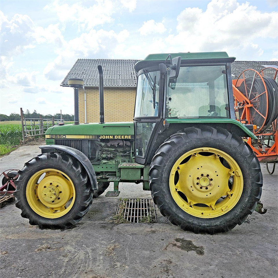 John Deere 2850 MFWD - Tractor: foto 5 John Deere 2850 MFWD - Tractor: foto 5