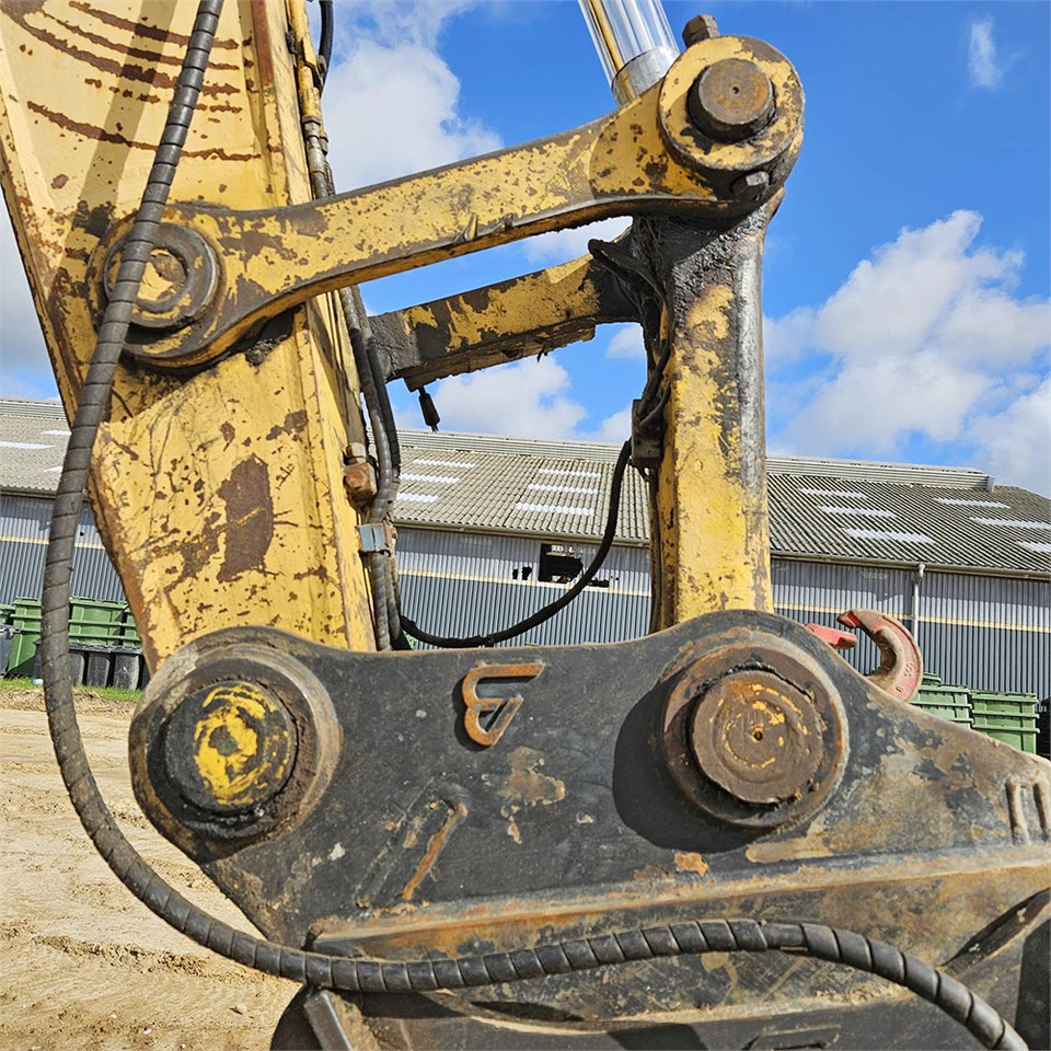 Excavadora de cadenas Komatsu PC240 LC-8: foto 29