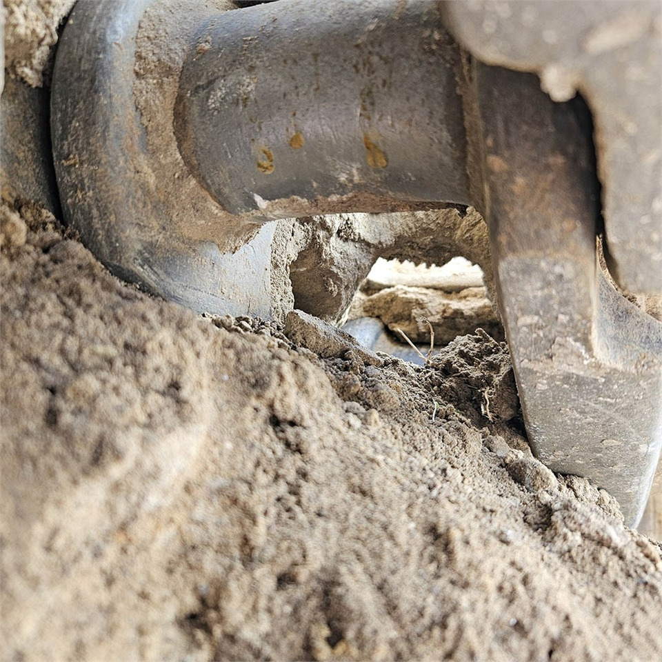 Excavadora de cadenas Komatsu PC240 LC-8: foto 49
