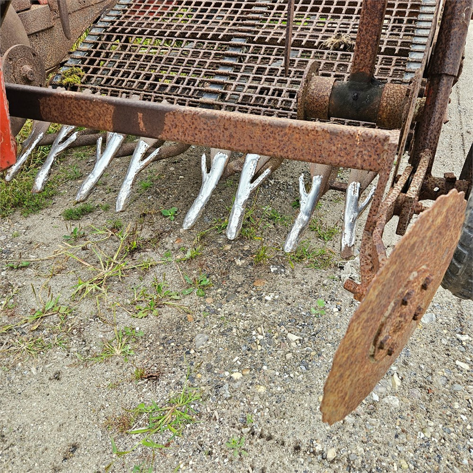 Arrancadora de patatas Kverneland UN 2200: foto 10