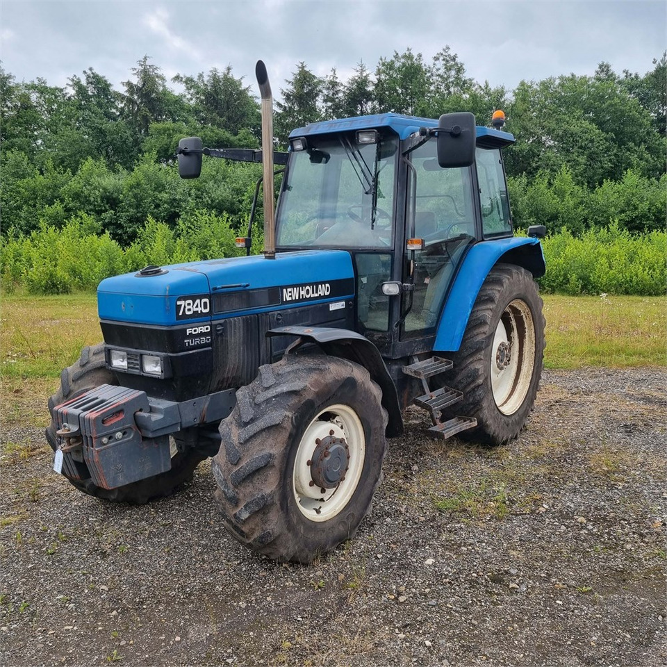 New Holland 7840 - Tractor: foto 1 New Holland 7840 - Tractor: foto 1