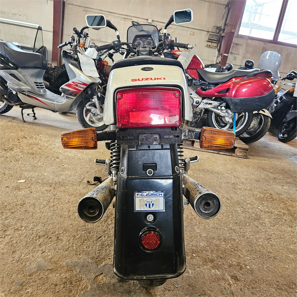 Suzuki GSX 1100 ES - Motocicleta: foto 4 Suzuki GSX 1100 ES - Motocicleta: foto 4