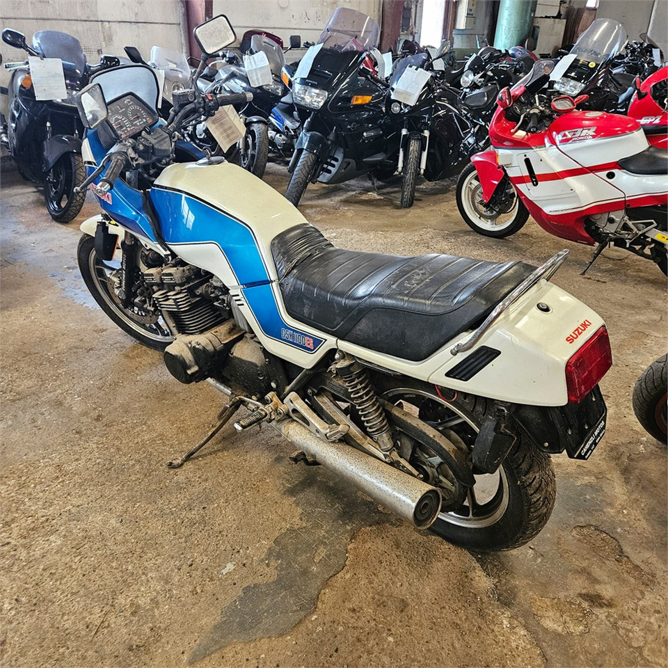 Suzuki GSX 1100 ES - Motocicleta: foto 5 Suzuki GSX 1100 ES - Motocicleta: foto 5