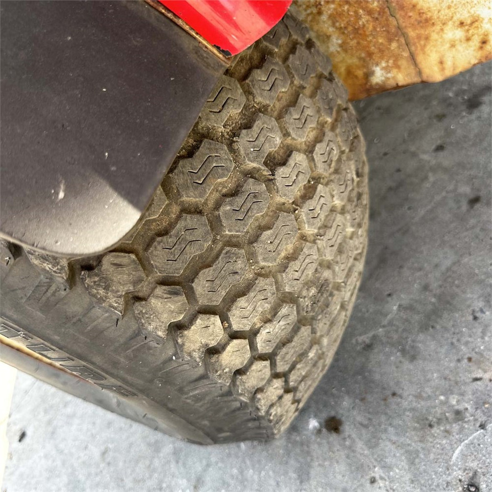 Vehículo municipal Timan Tool-Trac 245: foto 41