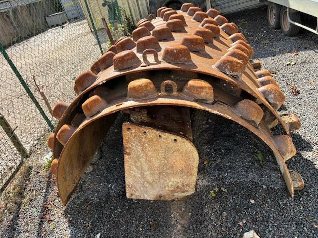 CATERPILLAR COQUILLE PIED DE MOUTON CS 663E - Implemento para Maquinaria de construcción: foto 2 CATERPILLAR COQUILLE PIED DE MOUTON CS 663E - Implemento para Maquinaria de construcción: foto 2