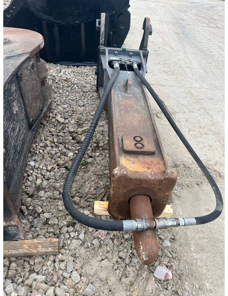 BRH/EUSITI/SGK13515/20T/25T - Martillo hidráulico: foto 1 BRH/EUSITI/SGK13515/20T/25T - Martillo hidráulico: foto 1