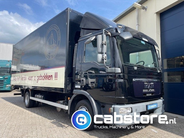 MAN TGL 8.180 4X2 BB Euro 5 - Handgeschakelde versnellingsbak - Laadklep - Bouwjaar 2010 - 3 zitplaatsen - Camión caja cerrada: foto 2 MAN TGL 8.180 4X2 BB Euro 5 - Handgeschakelde versnellingsbak - Laadklep - Bouwjaar 2010 - 3 zitplaatsen - Camión caja cerrada: foto 2