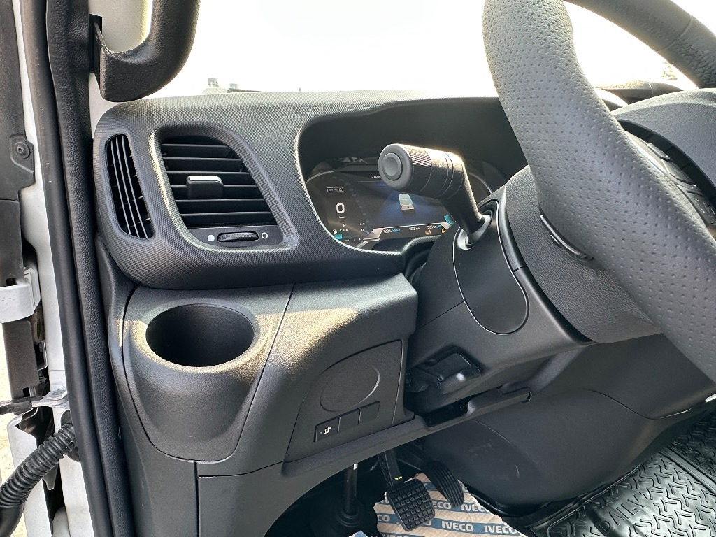 Furgón nuevo Iveco Daily 35S16A8 12m3: foto 13
