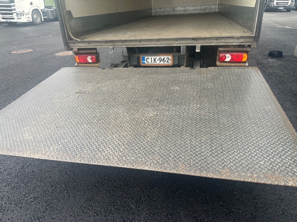 Camión caja cerrada Iveco Eurocargo 100 E22: foto 7