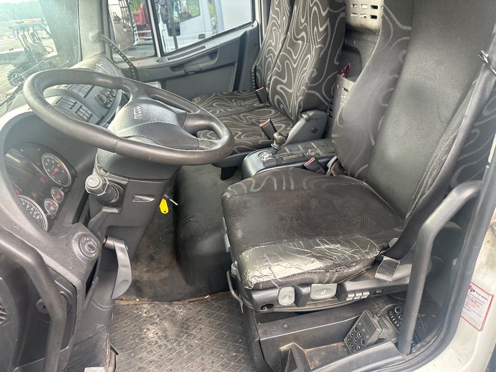 Camión caja cerrada Iveco Eurocargo 100 E22: foto 12