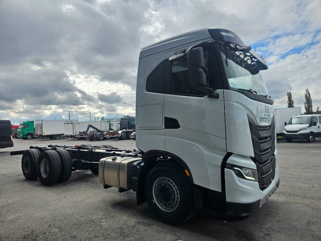 Iveco X-Way AS260X530 heti toimitukseen - Camión chasis: foto 3 Iveco X-Way AS260X530 heti toimitukseen - Camión chasis: foto 3