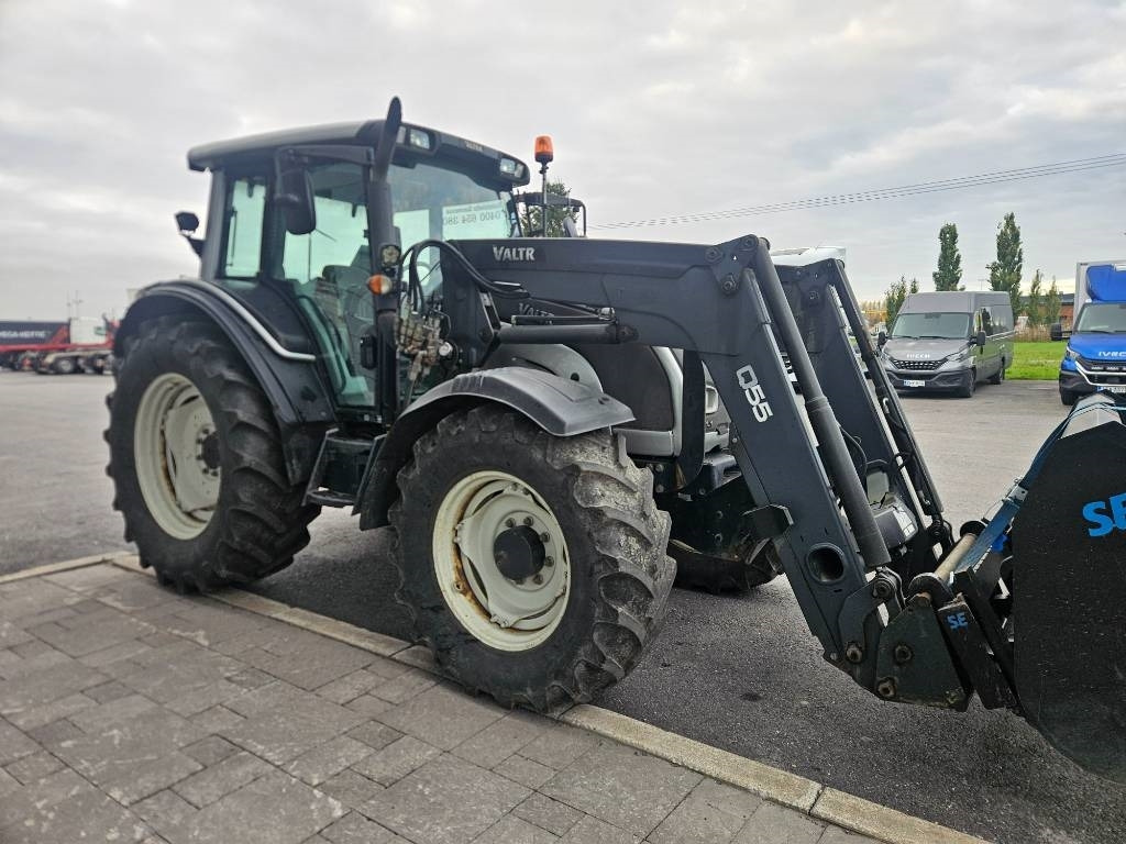 Valtra N121 HT ,53kmh, trukkipiikit, kauha, aura - Tractor: foto 4 Valtra N121 HT ,53kmh, trukkipiikit, kauha, aura - Tractor: foto 4