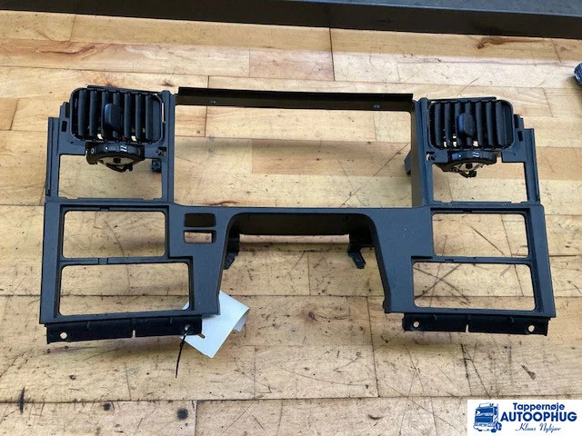 Scania Instrument panel – Scania 1739615 - Cabina e interior para Camión: foto 1 Scania Instrument panel – Scania 1739615 - Cabina e interior para Camión: foto 1