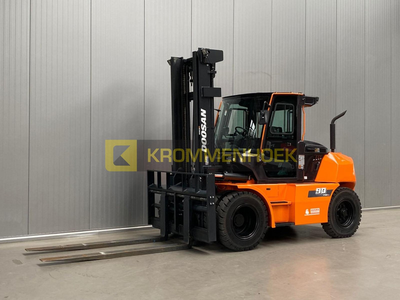 Doosan D 90S-9 - Carretilla elevadora diésel: foto 2 Doosan D 90S-9 - Carretilla elevadora diésel: foto 2