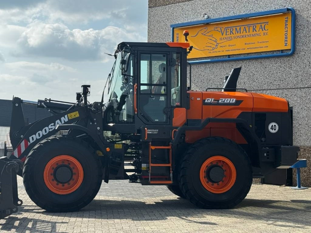 Doosan DEVELON/DOOSAN DL200-7, central lubrication, 2022 - Excavadora de ruedas: foto 4 Doosan DEVELON/DOOSAN DL200-7, central lubrication, 2022 - Excavadora de ruedas: foto 4
