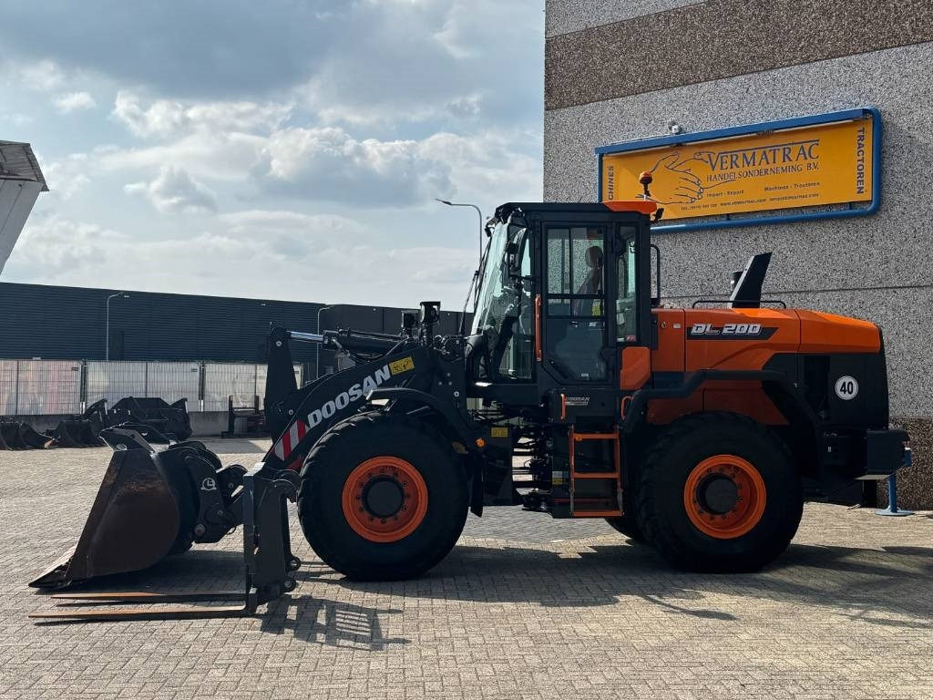 Doosan DEVELON/DOOSAN DL200-7, central lubrication, 2022 - Excavadora de ruedas: foto 3 Doosan DEVELON/DOOSAN DL200-7, central lubrication, 2022 - Excavadora de ruedas: foto 3