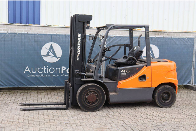 Doosan - Carretilla elevadora diésel: foto 1 Doosan - Carretilla elevadora diésel: foto 1